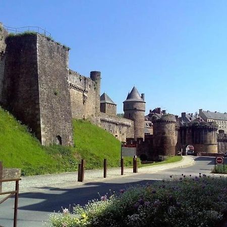 Villa House At The Foot Of The Castle Of Fougères Extérieur photo