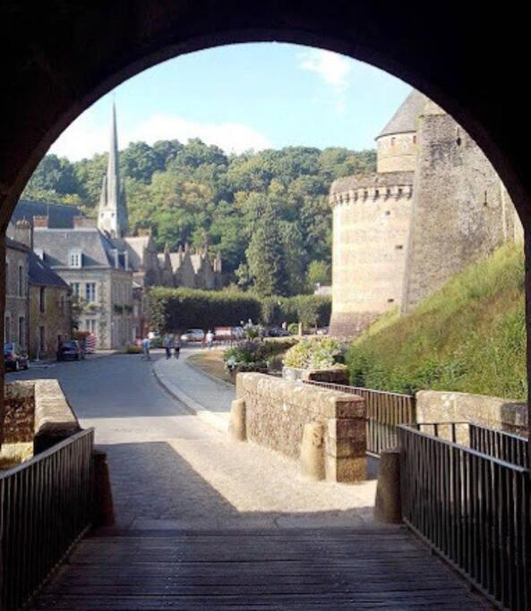 Villa House At The Foot Of The Castle Of Fougères Extérieur photo