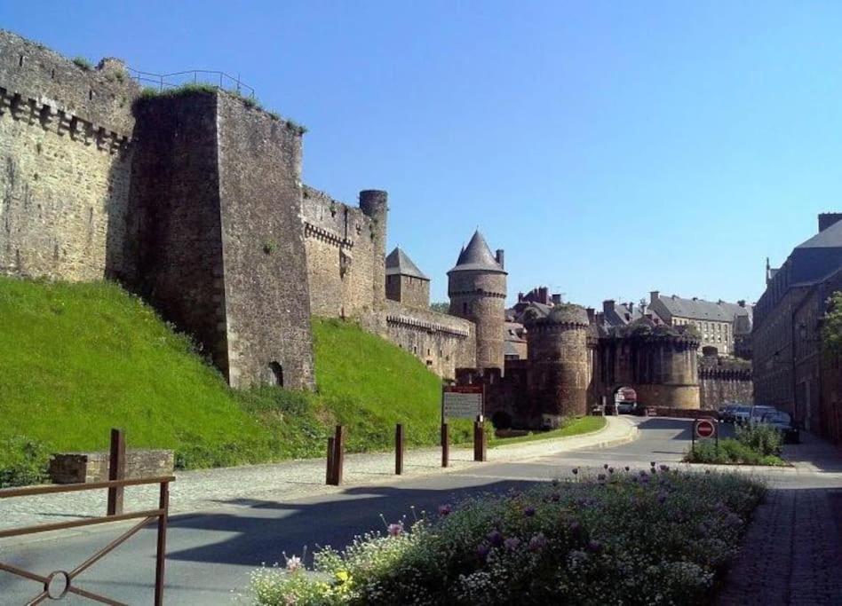 Villa House At The Foot Of The Castle Of Fougères Extérieur photo